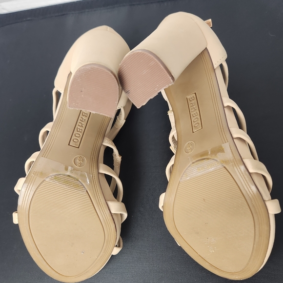 Bamboo Suede Zip Back Women's Size 6 Strapped Design Modern Style - Picture 8 of 12